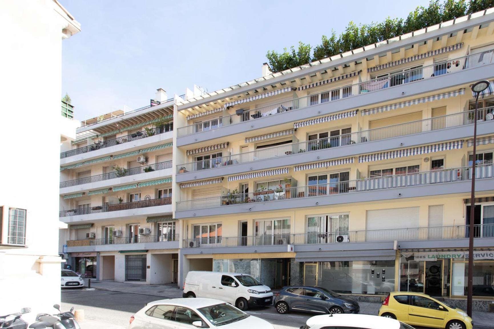 Appartement 5min Train Station & Sea - Ac & Balcony *